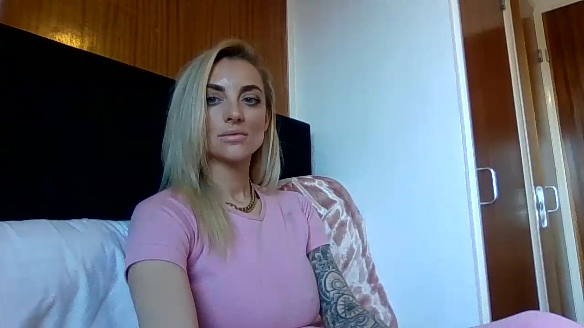 Gallery image thumbnail from Cherry_sour's myfreecams stream on, 01/15/2024, 15:08 image 19 of 20