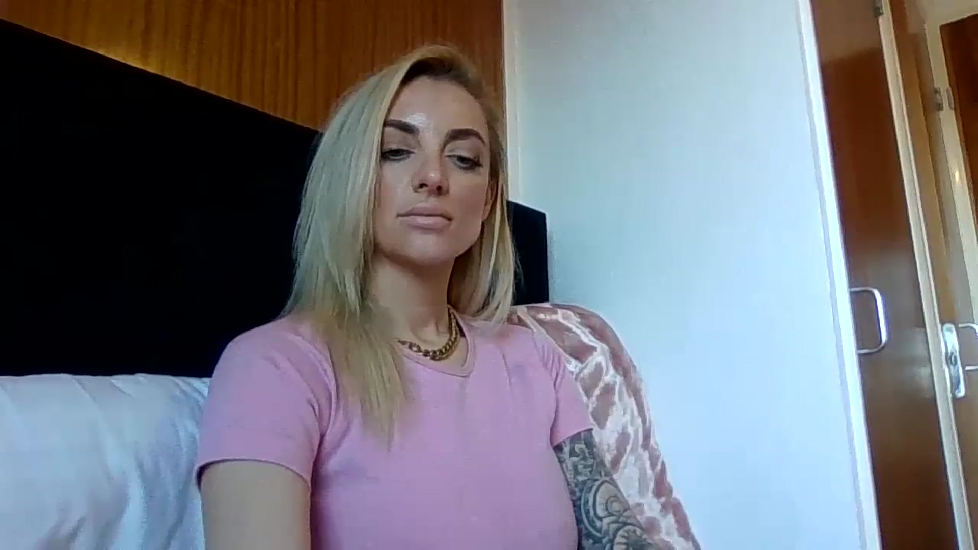 Gallery image thumbnail from Cherry_sour's myfreecams stream on, 01/15/2024, 15:08 image 20 of 20