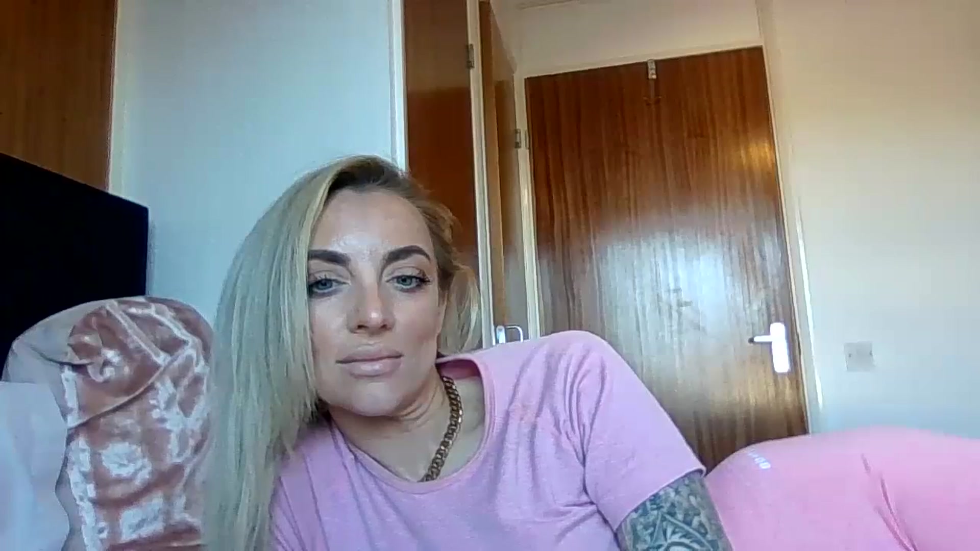 Gallery image thumbnail from Cherry_sour's myfreecams stream on, 01/15/2024, 15:08 image 9 of 20