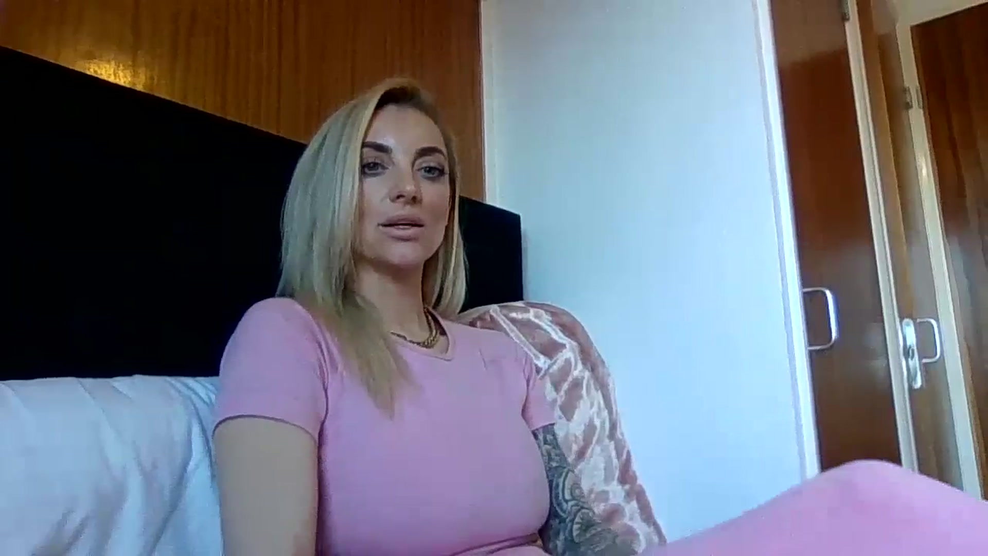 Gallery image thumbnail from Cherry_sour's myfreecams stream on, 01/15/2024, 15:08 image 18 of 20