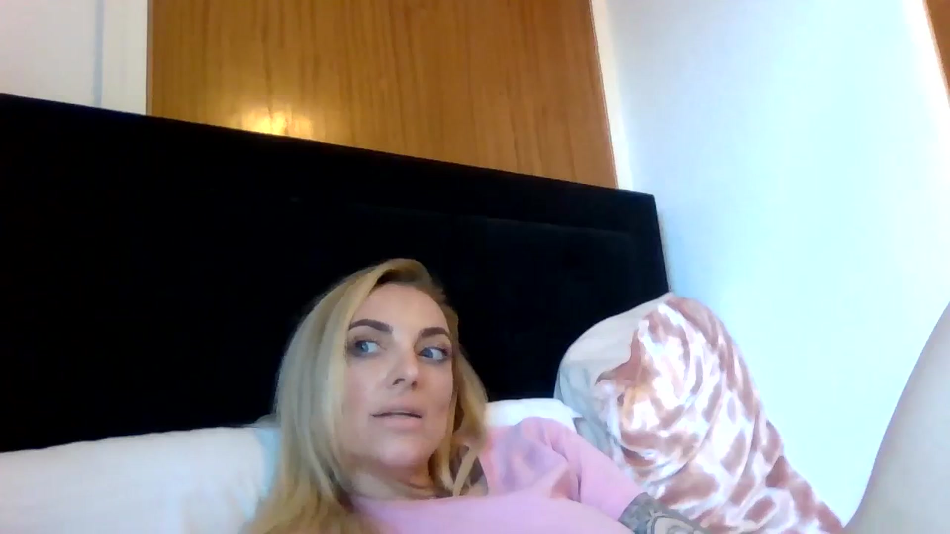 Gallery image thumbnail from Cherry_sour's myfreecams stream on, 01/15/2024, 15:51 image 16 of 20