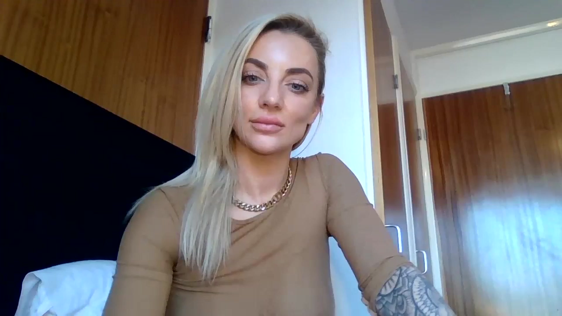 Gallery image thumbnail from Cherry_sour's myfreecams stream on, 01/16/2024, 14:43 image 9 of 20