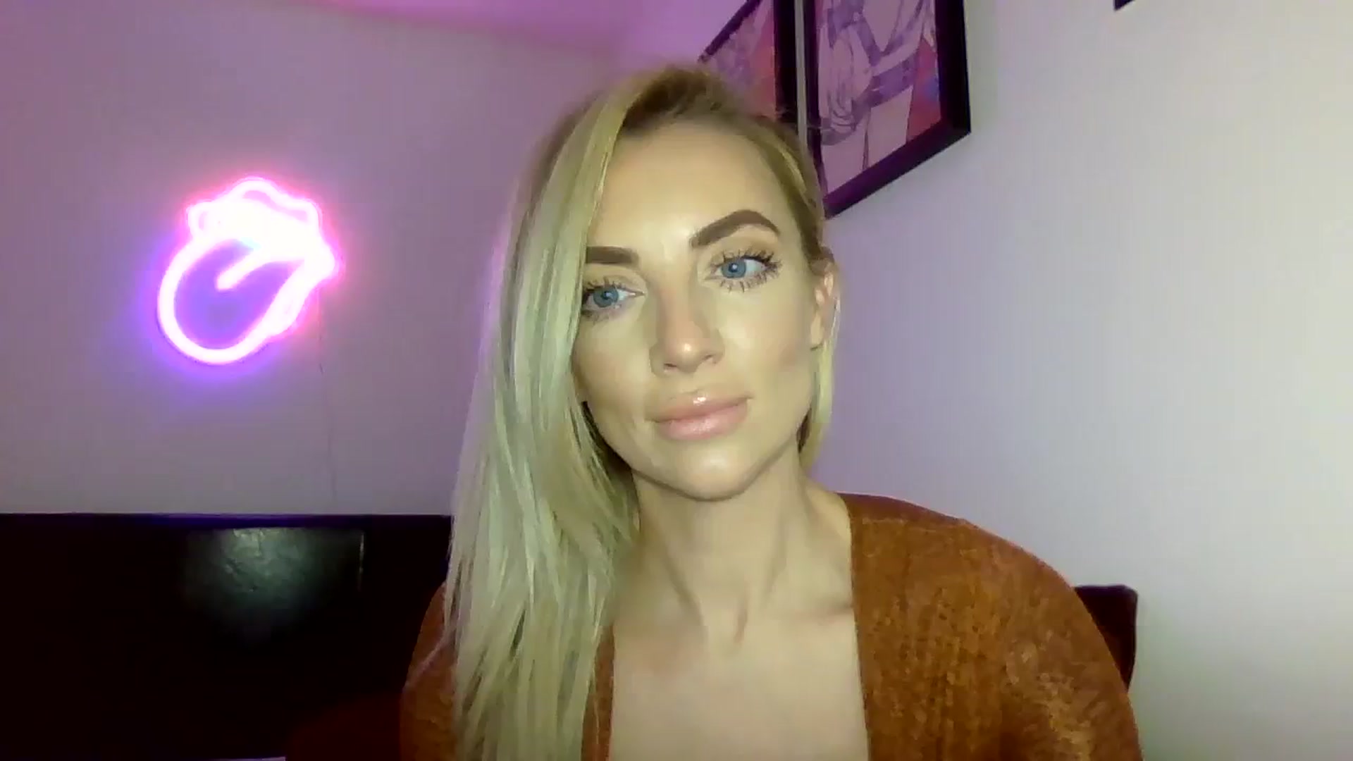 Gallery image thumbnail from Cherry_sour's myfreecams stream on, 01/17/2024, 21:15 image 4 of 20