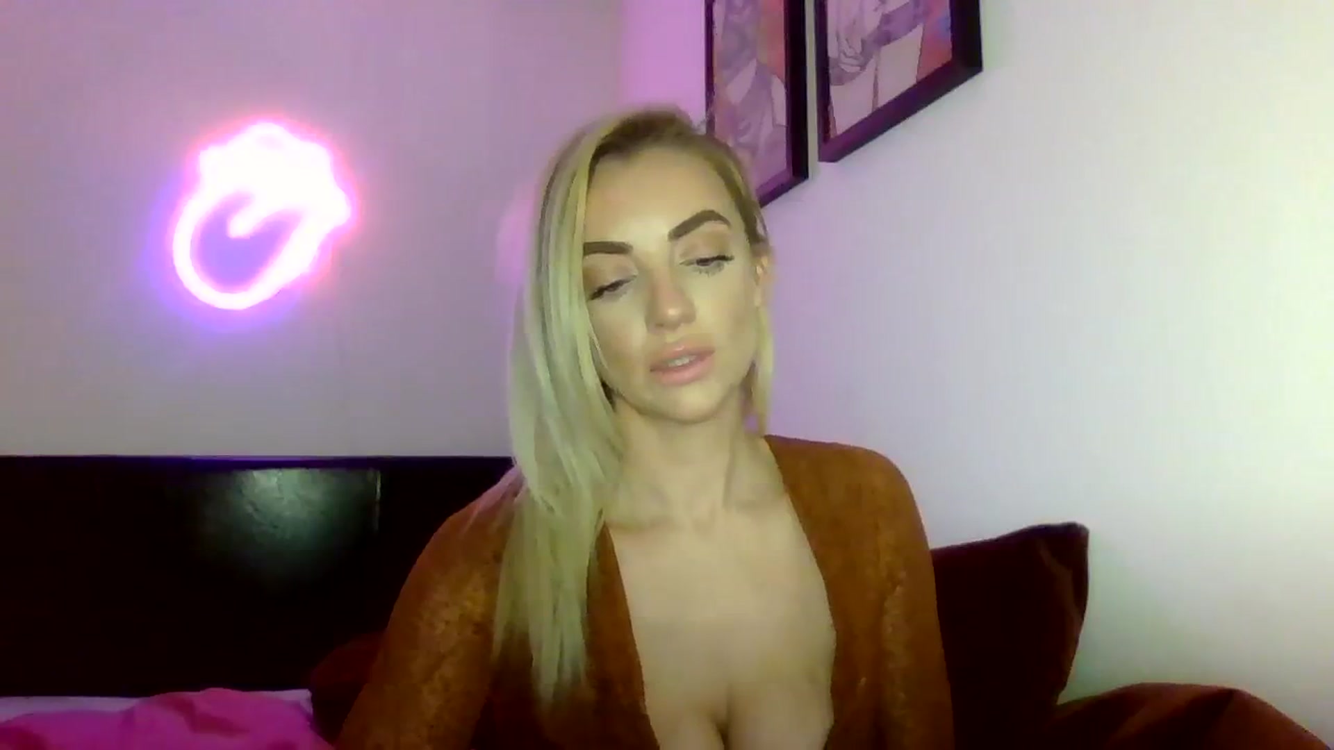 Gallery image thumbnail from Cherry_sour's myfreecams stream on, 01/17/2024, 21:15 image 7 of 20