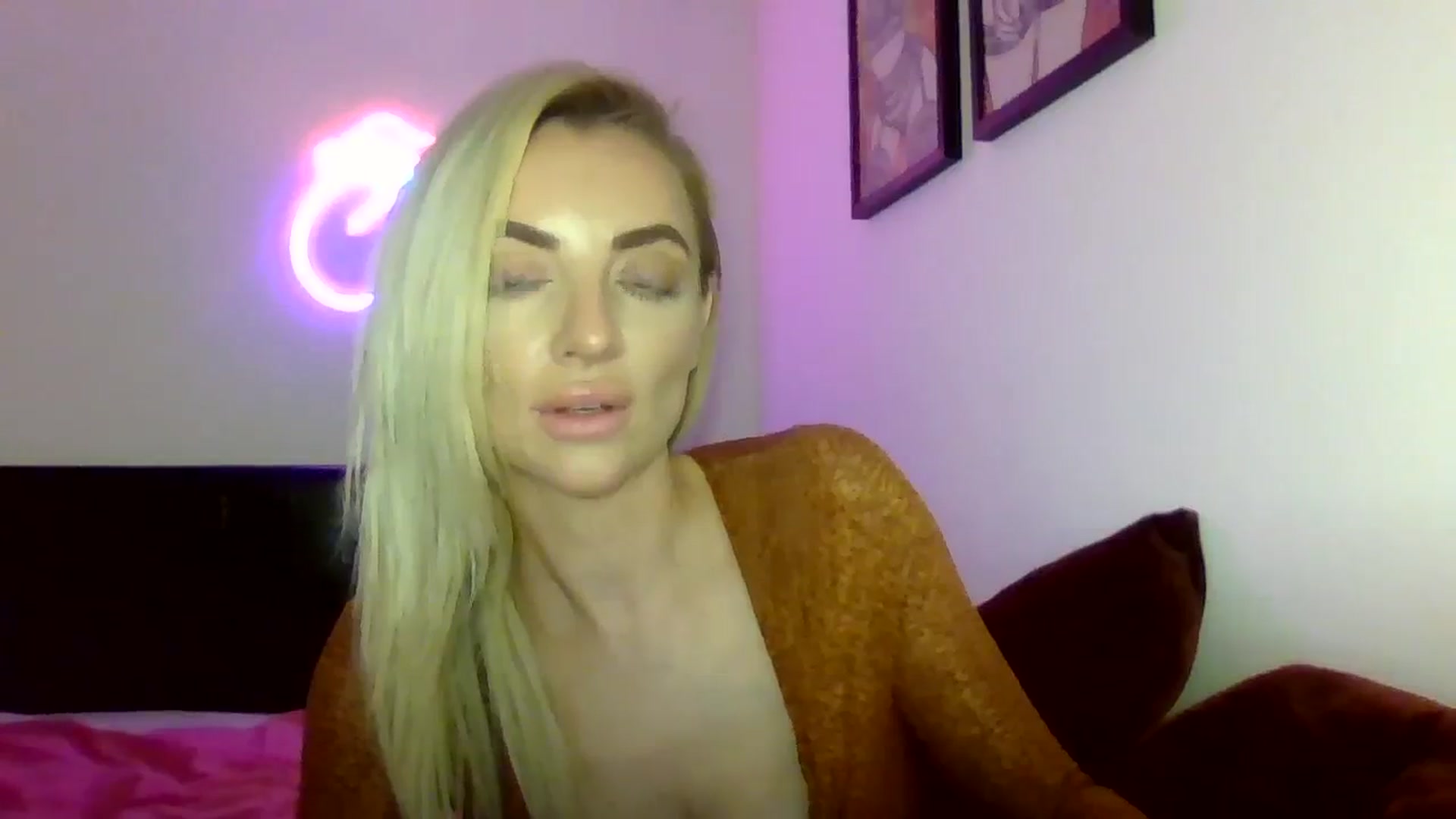 Gallery image thumbnail from Cherry_sour's myfreecams stream on, 01/17/2024, 21:15 image 15 of 20