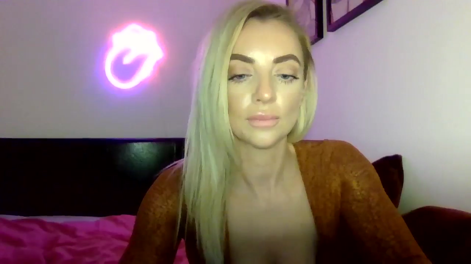 Gallery image thumbnail from Cherry_sour's myfreecams stream on, 01/17/2024, 21:15 image 13 of 20