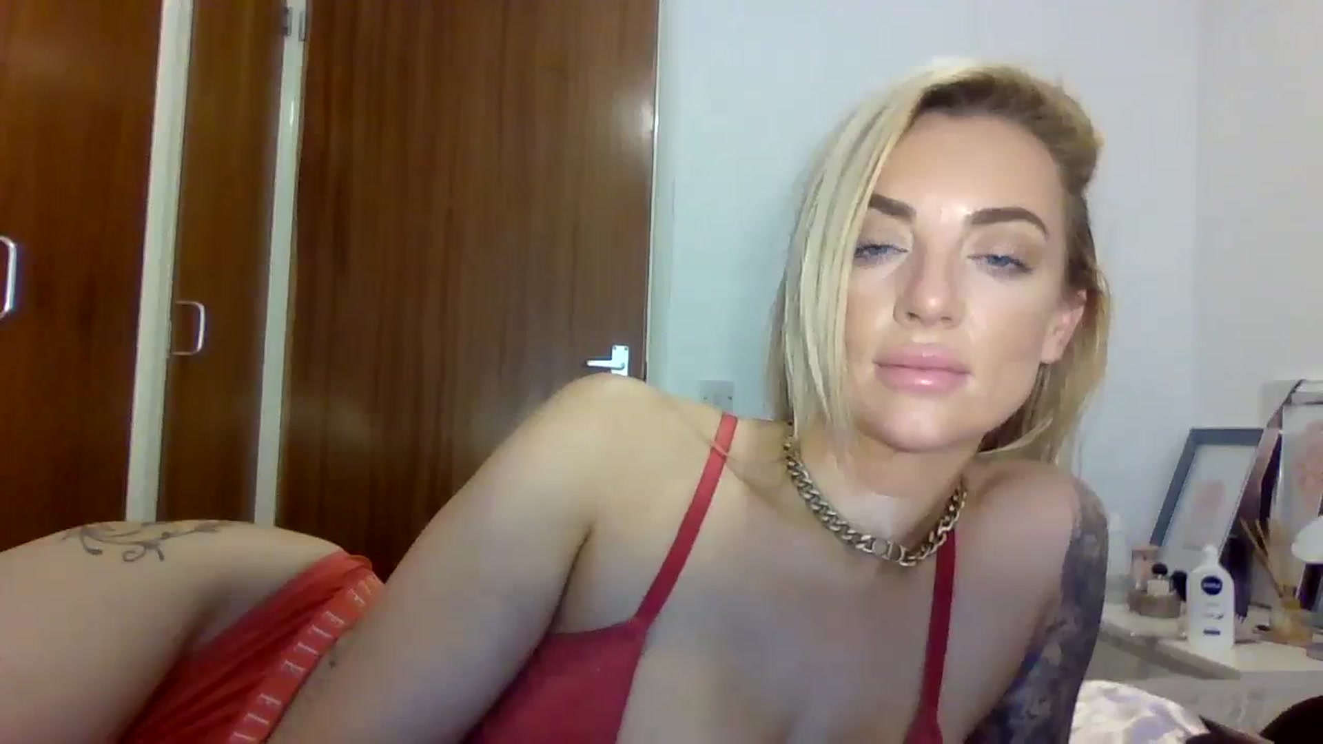 Gallery image thumbnail from Cherry_sour's myfreecams stream on, 01/19/2024, 13:57 image 11 of 20