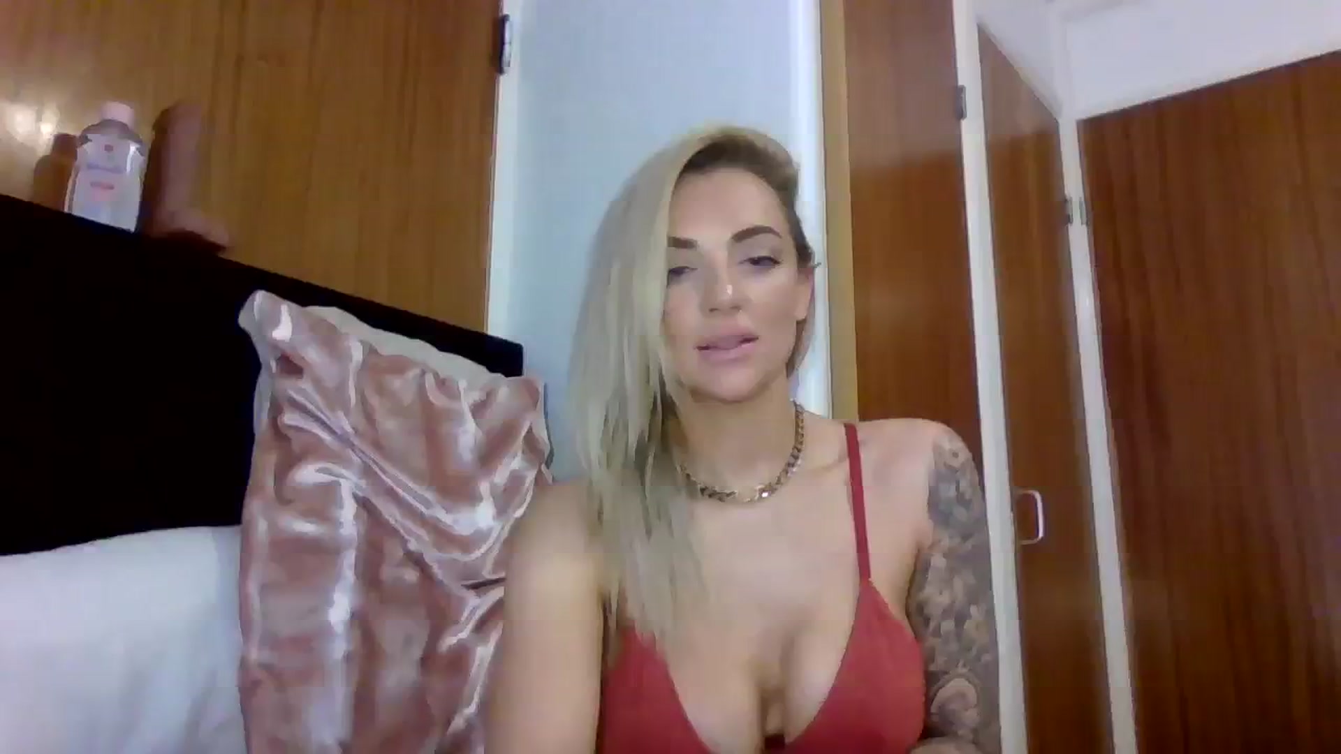 Gallery image thumbnail from Cherry_sour's myfreecams stream on, 01/19/2024, 13:57 image 1 of 20