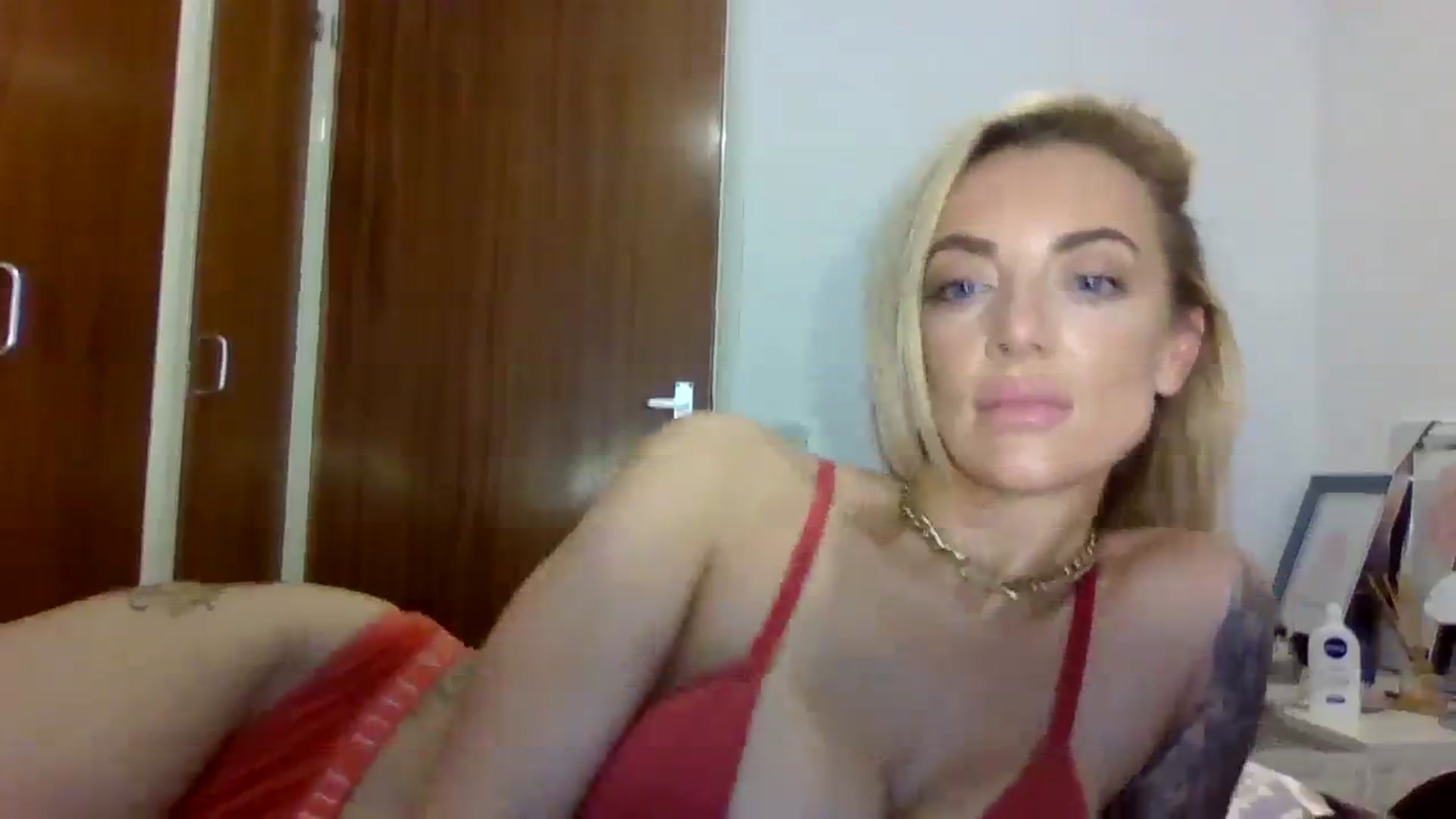 Gallery image thumbnail from Cherry_sour's myfreecams stream on, 01/19/2024, 13:57 image 13 of 20