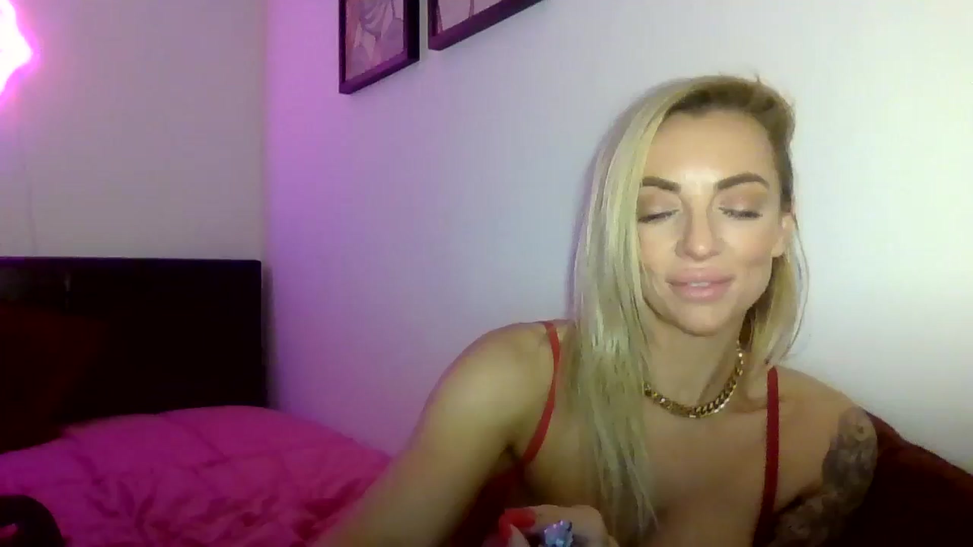 Gallery image thumbnail from Cherry_sour's myfreecams stream on, 01/19/2024, 21:58 image 16 of 20