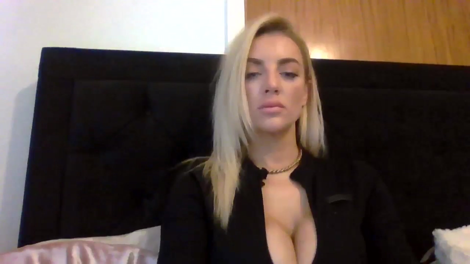 Gallery image thumbnail from Cherry_sour's myfreecams stream on, 01/22/2024, 15:16 image 10 of 20