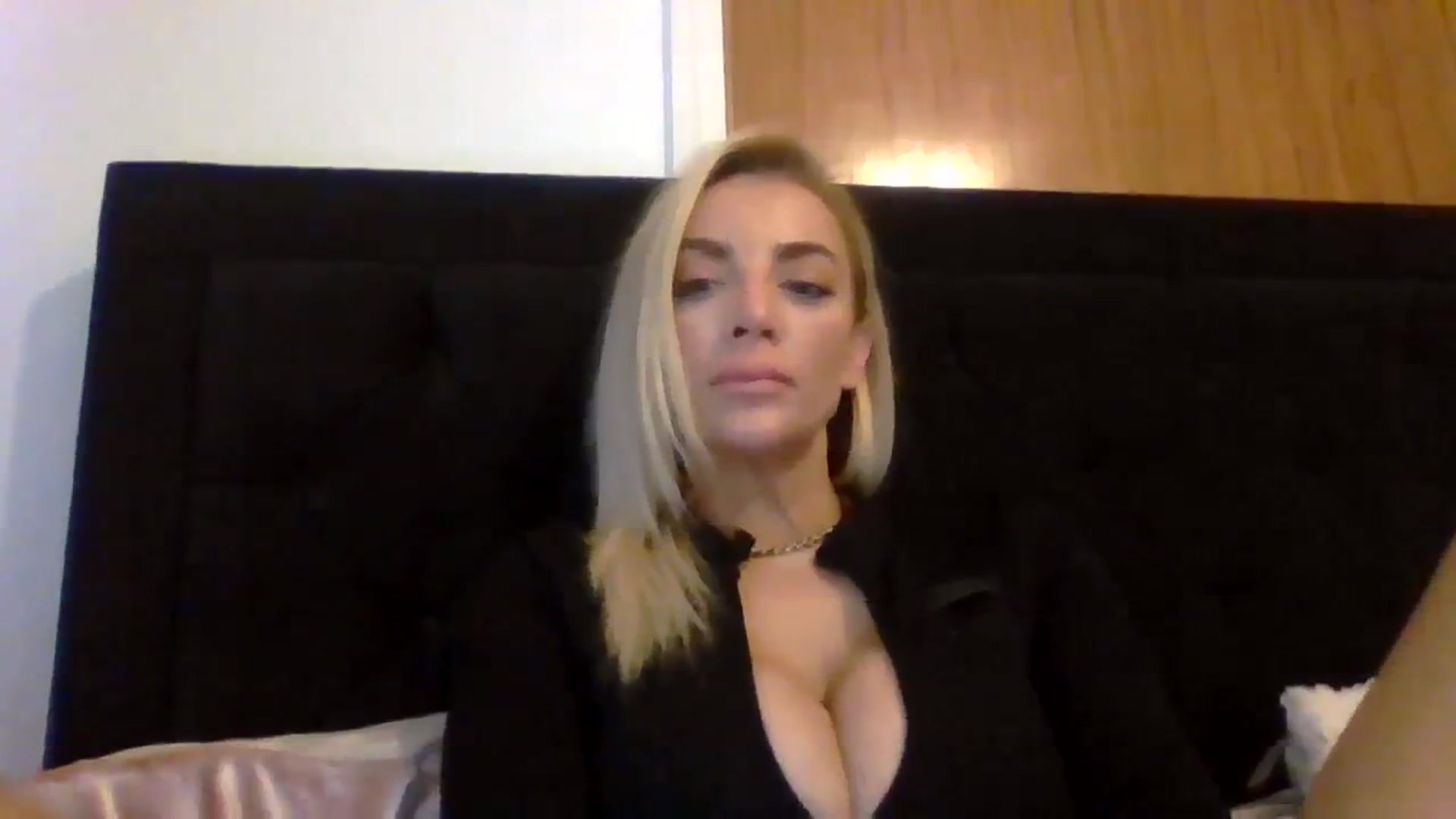 Gallery image thumbnail from Cherry_sour's myfreecams stream on, 01/22/2024, 15:16 image 16 of 20