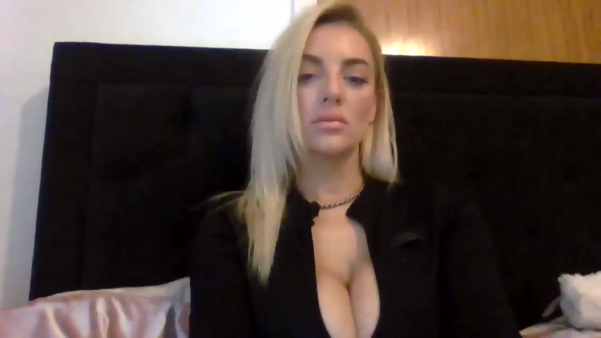 Gallery image thumbnail from Cherry_sour's myfreecams stream on, 01/22/2024, 15:16 image 11 of 20