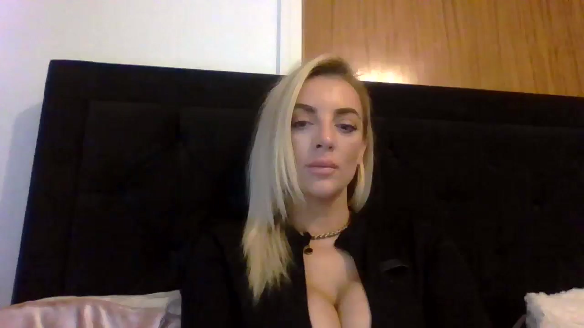 Gallery image thumbnail from Cherry_sour's myfreecams stream on, 01/22/2024, 15:16 image 17 of 20
