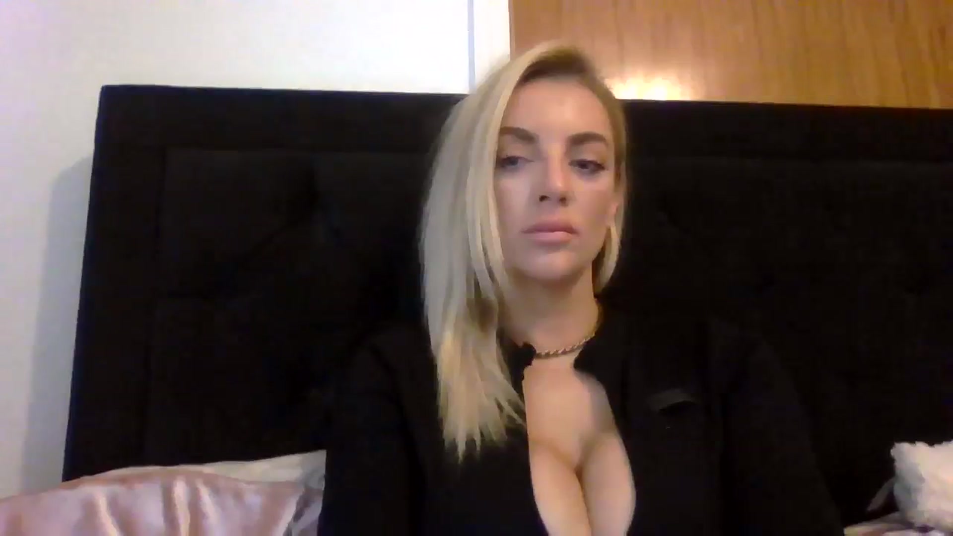 Gallery image thumbnail from Cherry_sour's myfreecams stream on, 01/22/2024, 15:16 image 14 of 20