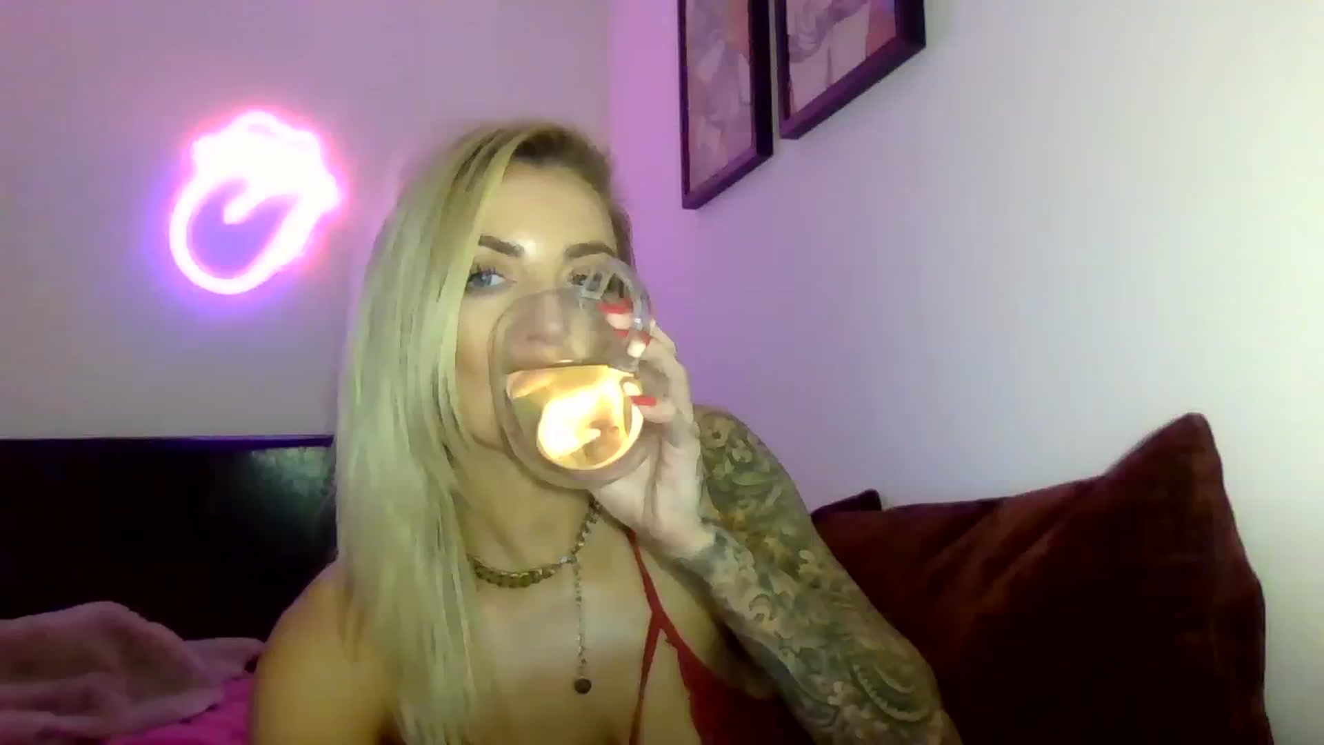 Gallery image thumbnail from Cherry_sour's myfreecams stream on, 01/23/2024, 21:12 image 15 of 20