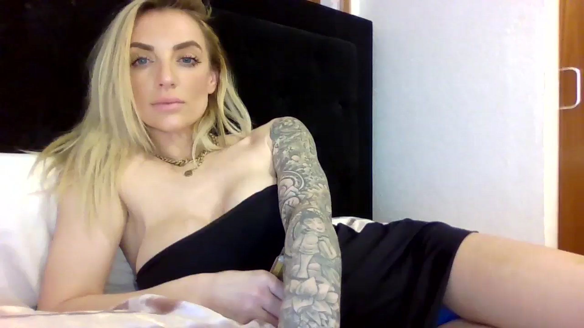 Gallery image thumbnail from Cherry_sour's myfreecams stream on, 02/09/2024, 12:33 image 14 of 20