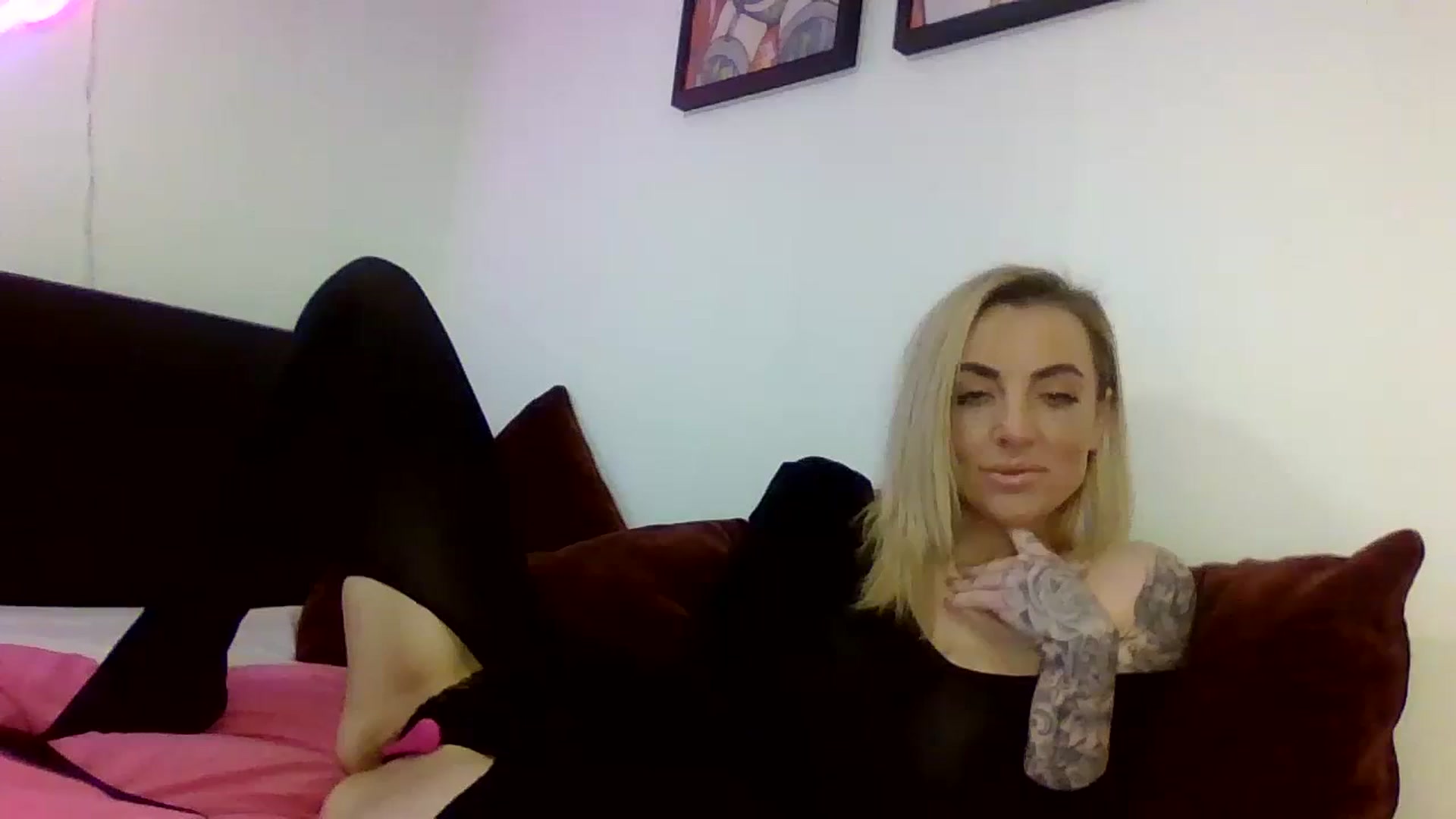 Gallery image thumbnail from Cherry_sour's myfreecams stream on, 02/13/2024, 12:37 image 7 of 20