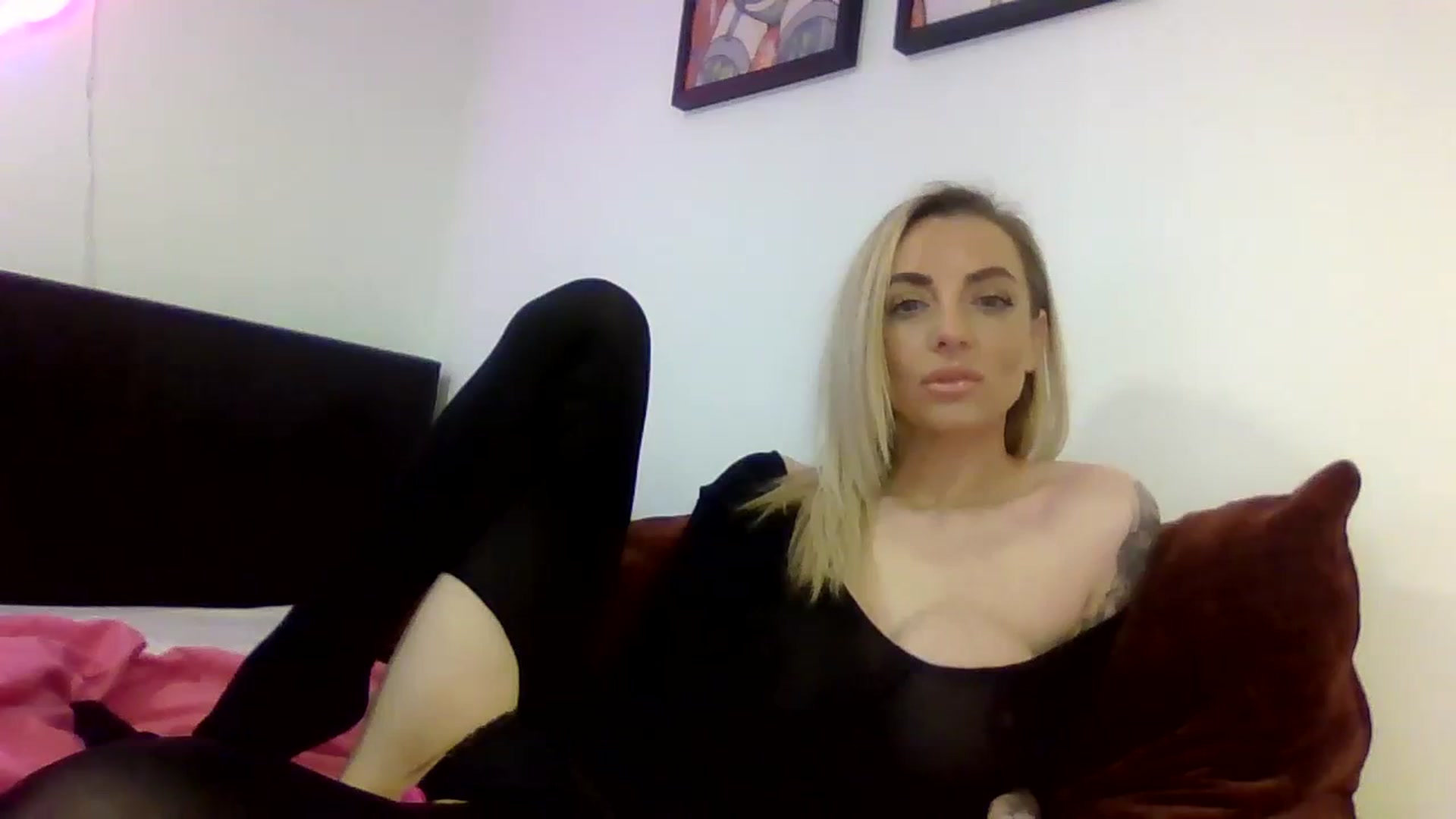 Gallery image thumbnail from Cherry_sour's myfreecams stream on, 02/13/2024, 12:37 image 9 of 20