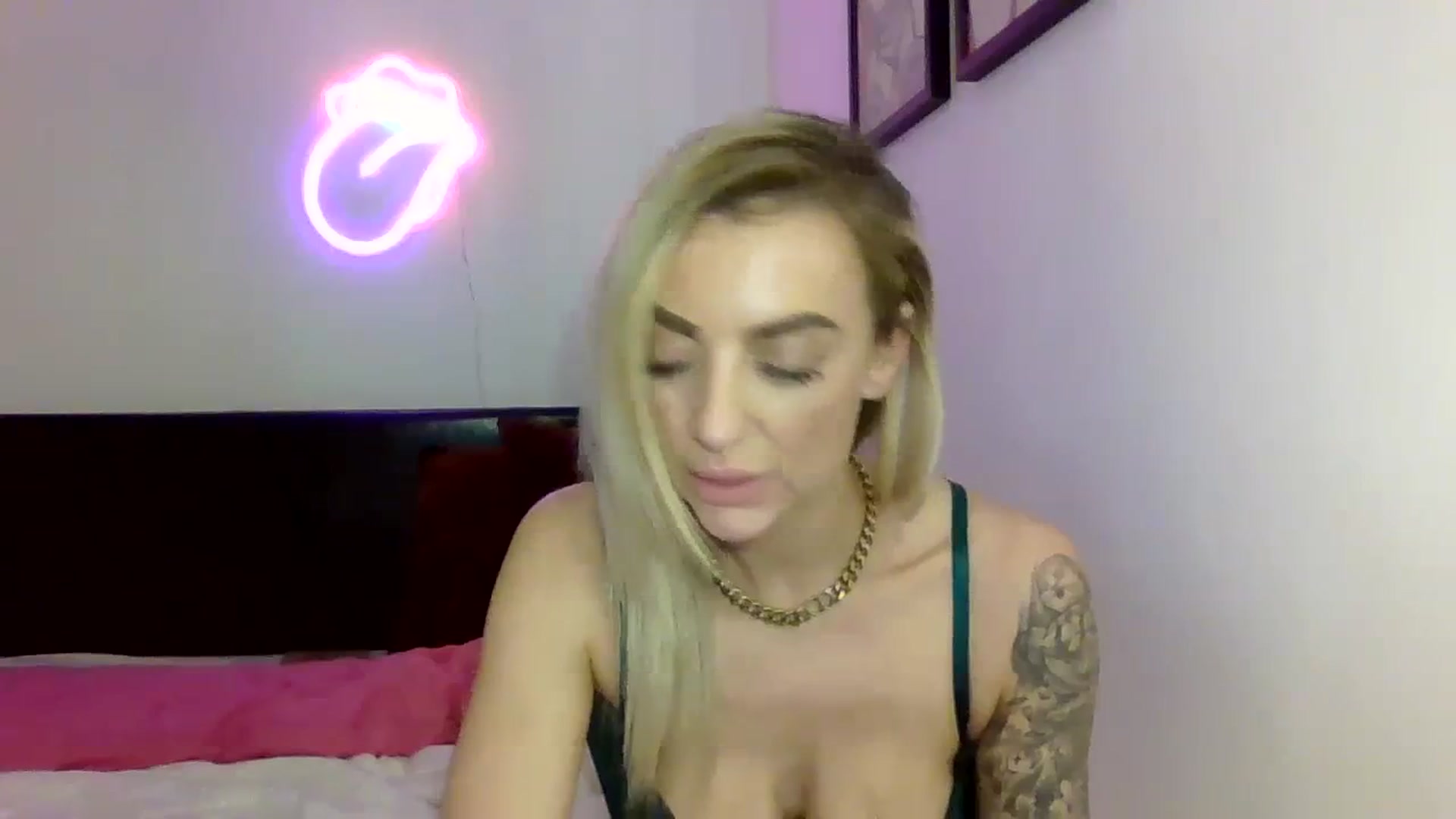 Gallery image thumbnail from Cherry_sour's myfreecams stream on, 02/20/2024, 22:02 image 15 of 20