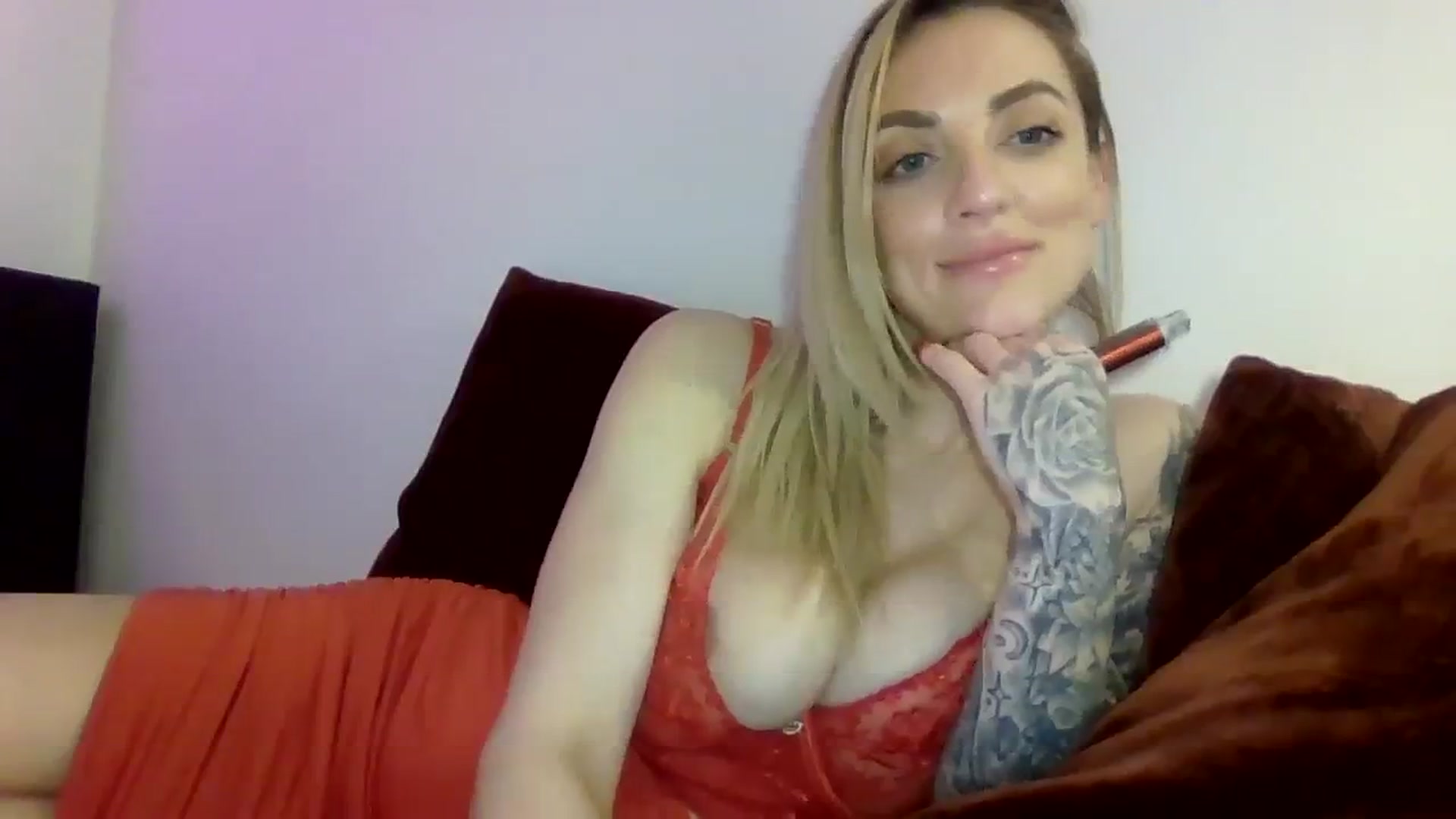 Gallery image thumbnail from Cherry_sour's myfreecams stream on, 03/05/2024, 22:10 image 19 of 20