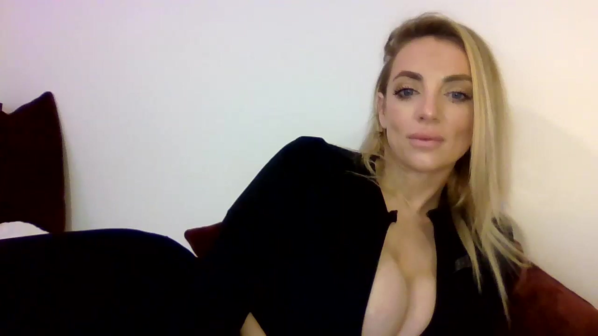 Gallery image thumbnail from Cherry_sour's myfreecams stream on, 03/07/2024, 12:18 image 5 of 20