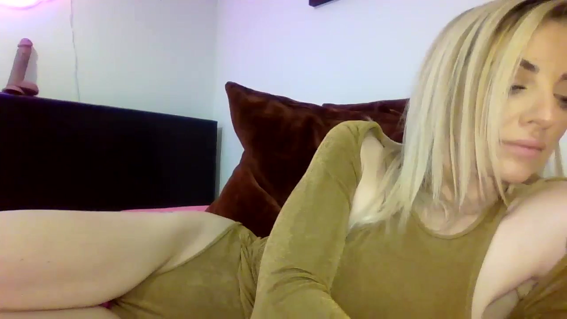 Gallery image thumbnail from Cherry_sour's myfreecams stream on, 03/13/2024, 12:29 image 12 of 20