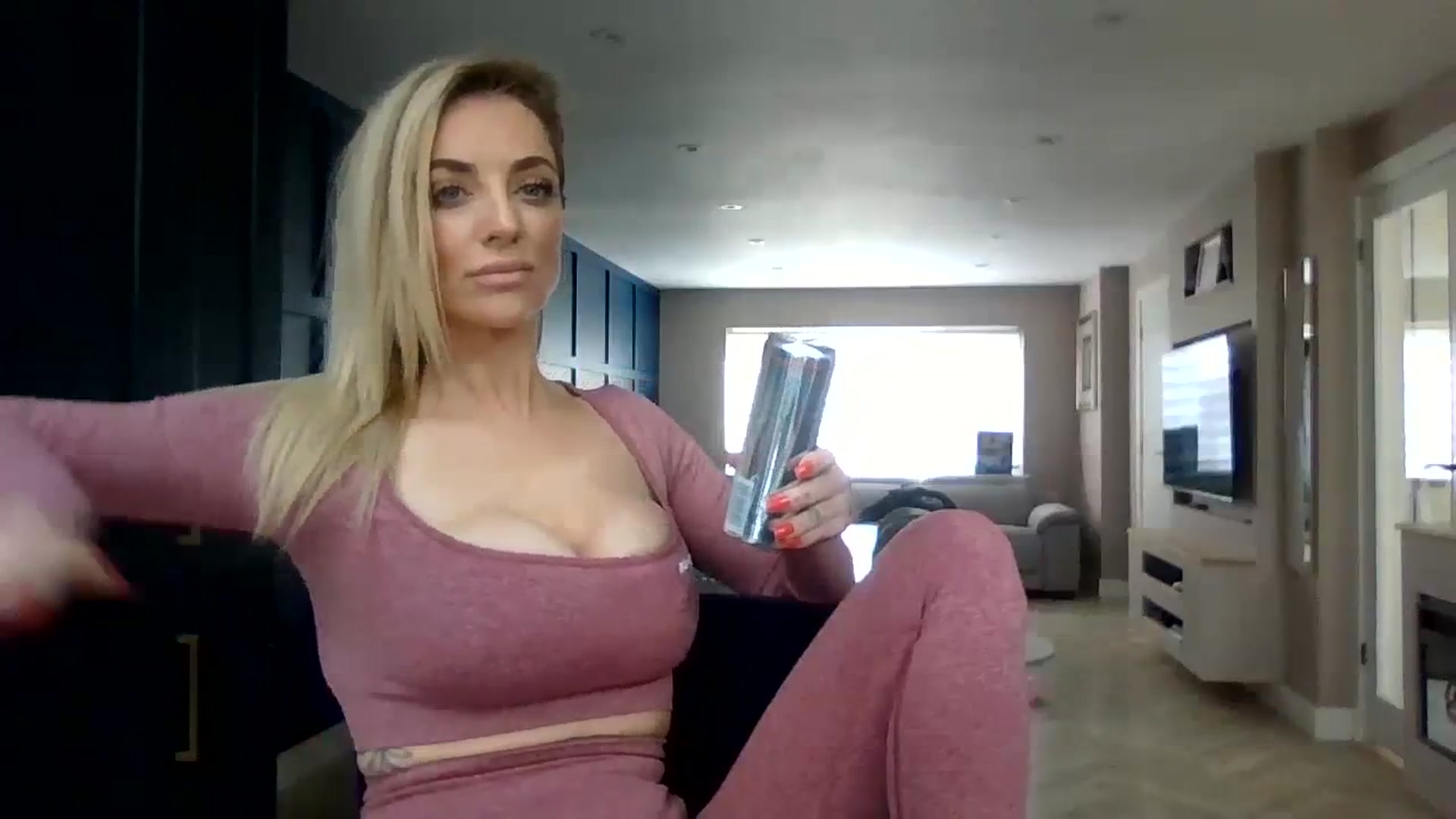 Gallery image thumbnail from Cherry_sour's myfreecams stream on, 03/14/2024, 12:46 image 4 of 20