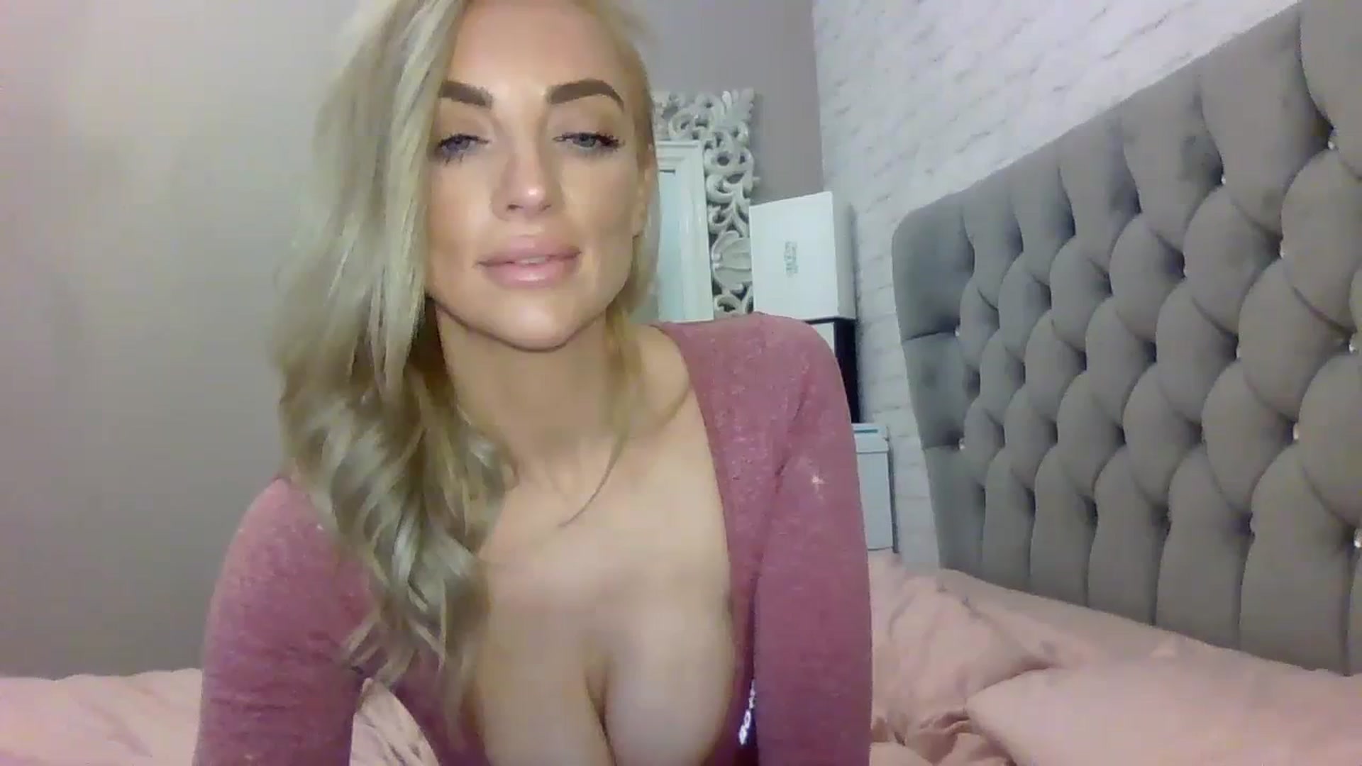 Gallery image thumbnail from Cherry_sour's myfreecams stream on, 03/20/2024, 15:35 image 12 of 20