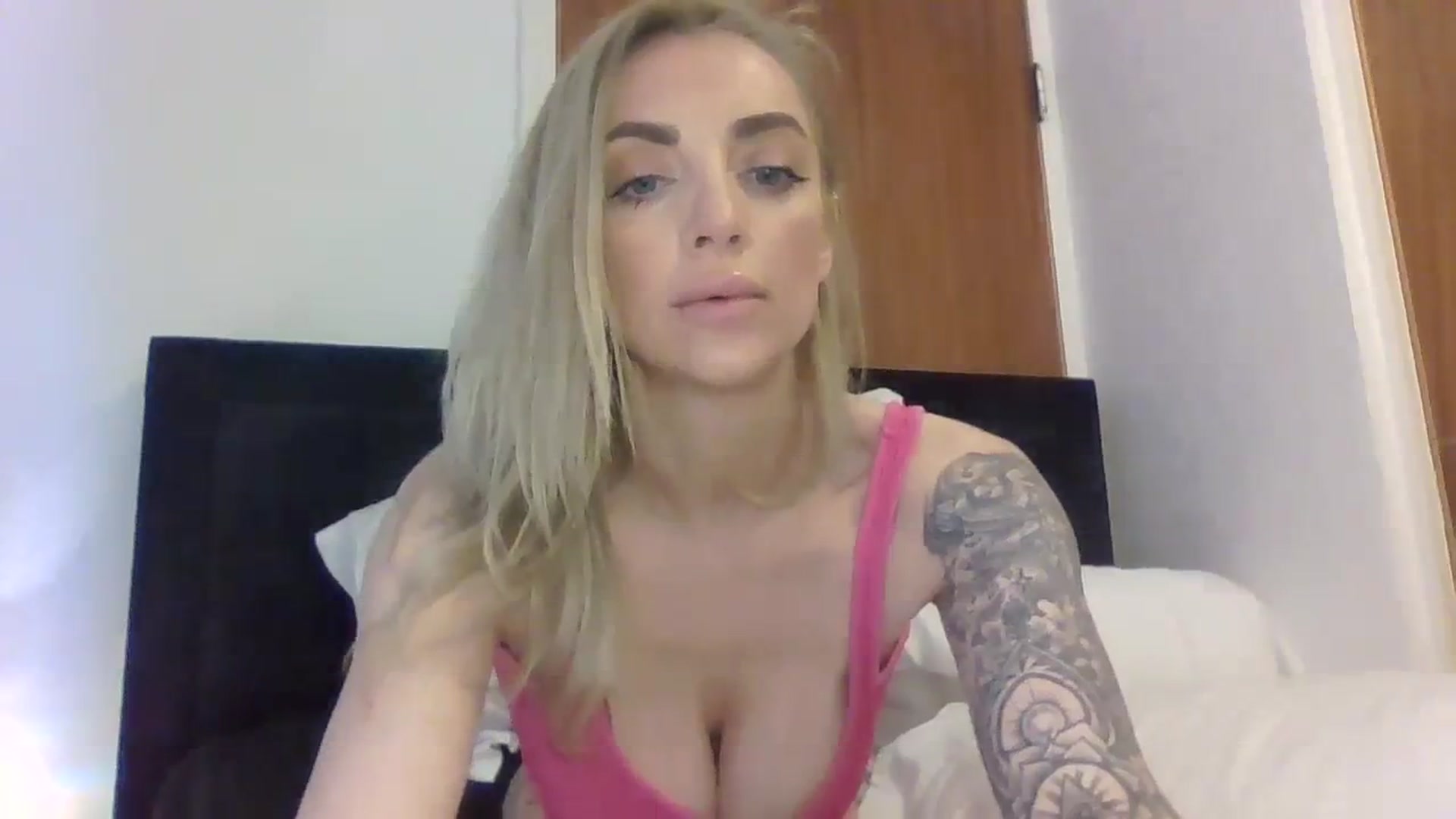 Gallery image thumbnail from Cherry_sour's myfreecams stream on, 04/02/2024, 11:39 image 12 of 20