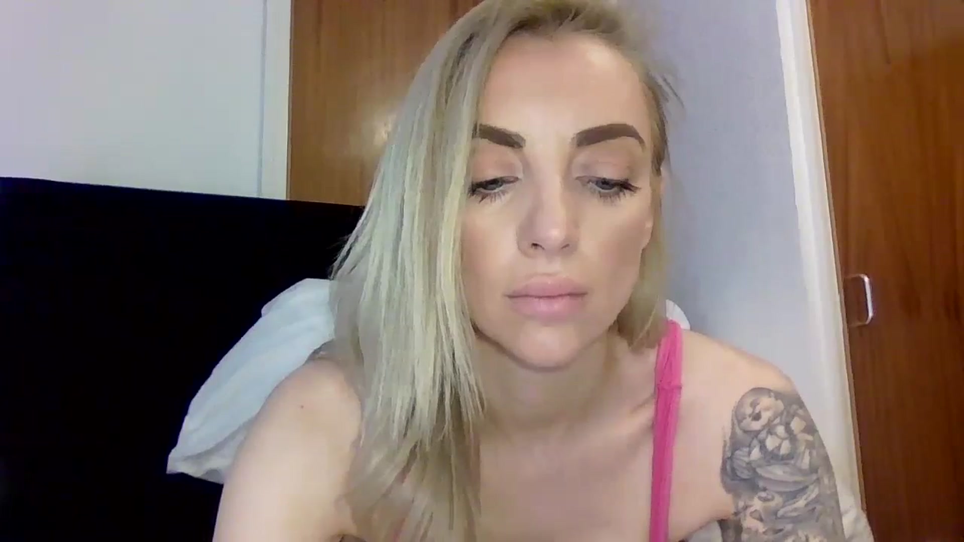 Gallery image thumbnail from Cherry_sour's myfreecams stream on, 04/02/2024, 12:33 image 9 of 20