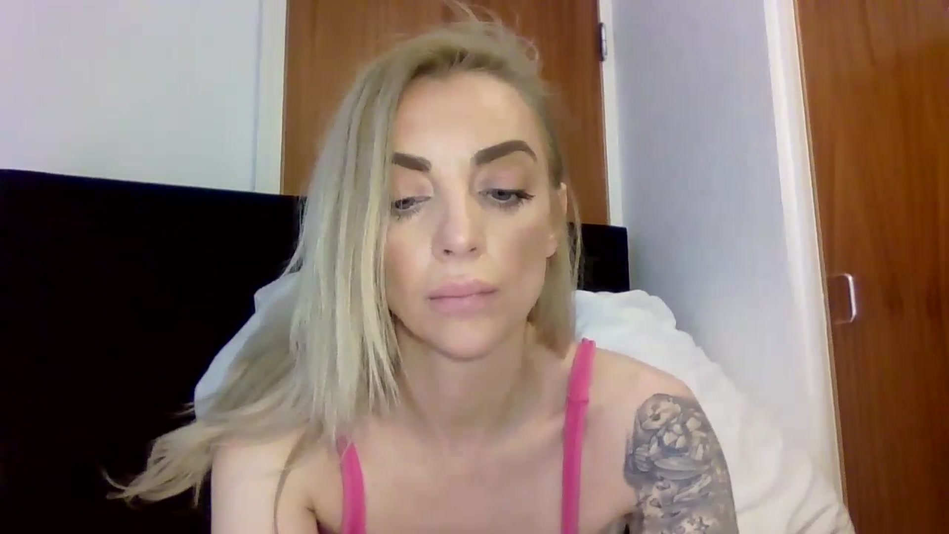 Gallery image thumbnail from Cherry_sour's myfreecams stream on, 04/02/2024, 12:33 image 3 of 20