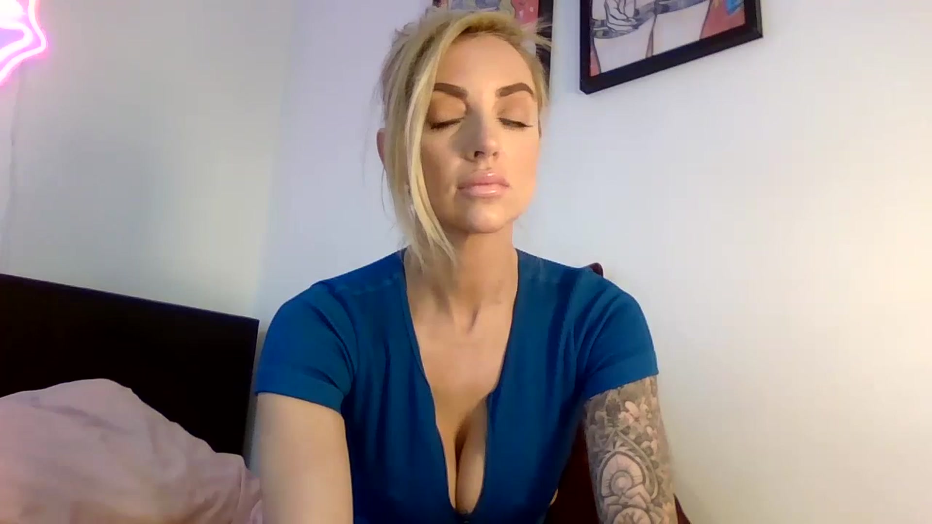 Gallery image thumbnail from Cherry_sour's myfreecams stream on, 04/15/2024, 12:28 image 6 of 20
