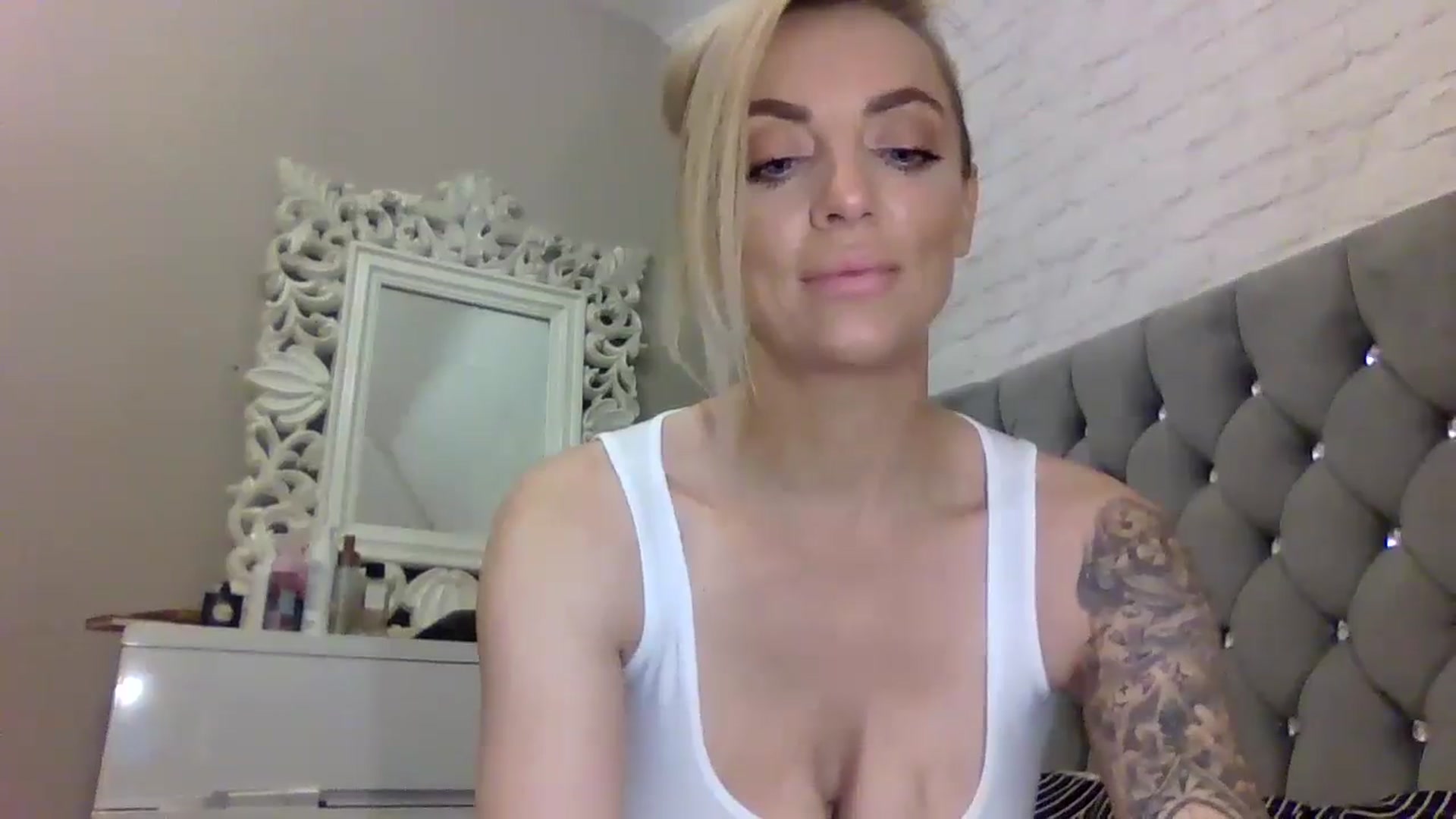 Gallery image thumbnail from Cherry_sour's myfreecams stream on, 05/22/2024, 11:54 image 7 of 20