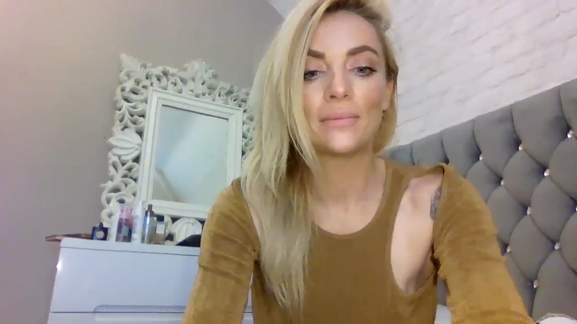 Gallery image thumbnail from Cherry_sour's myfreecams stream on, 05/22/2024, 14:20 image 15 of 20