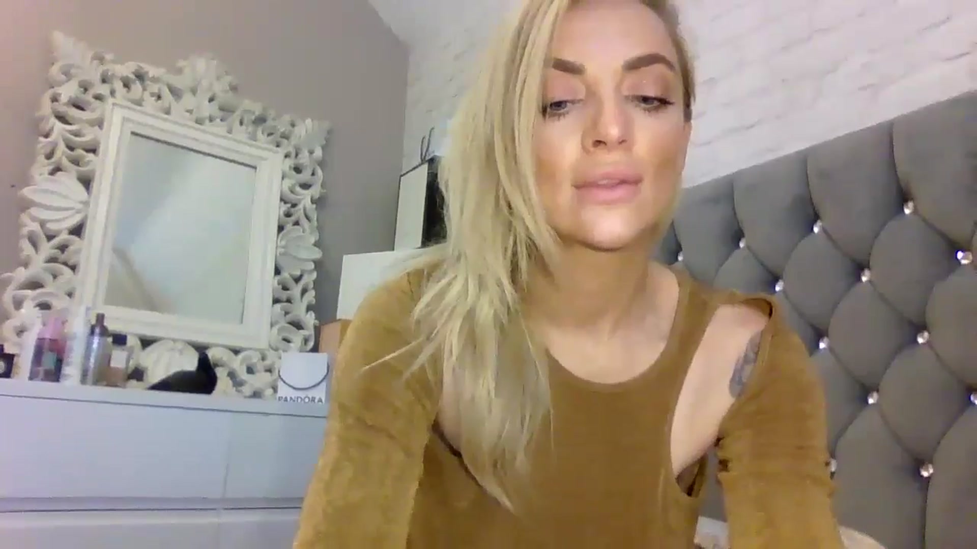 Gallery image thumbnail from Cherry_sour's myfreecams stream on, 05/22/2024, 14:20 image 7 of 20