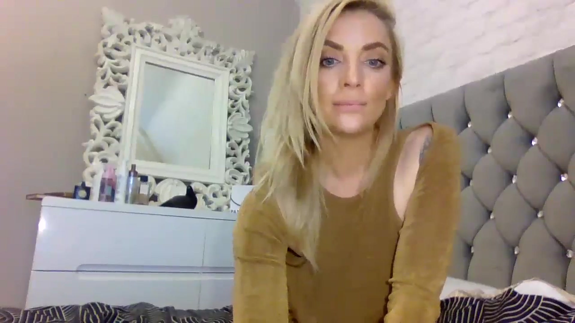 Gallery image thumbnail from Cherry_sour's myfreecams stream on, 05/22/2024, 15:19 image 10 of 20
