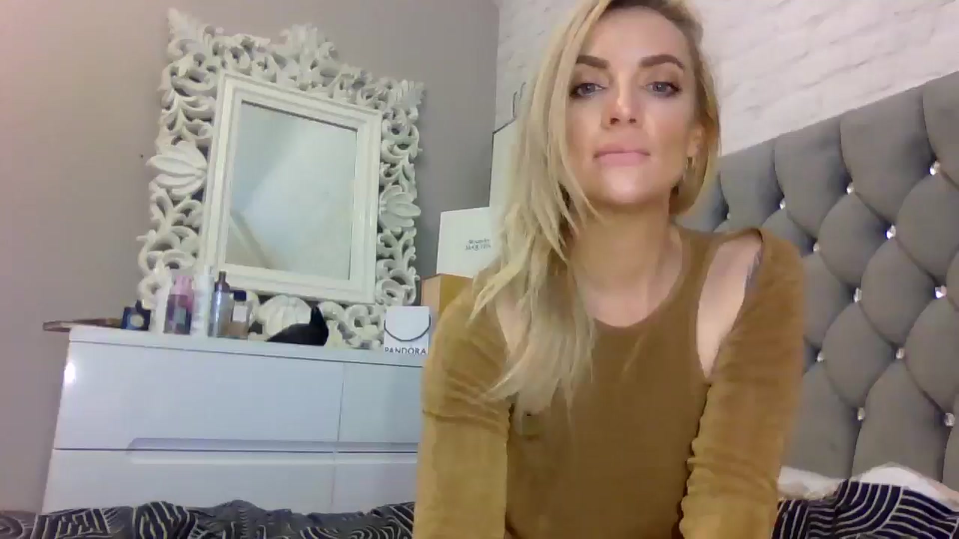 Gallery image thumbnail from Cherry_sour's myfreecams stream on, 05/22/2024, 15:19 image 12 of 20