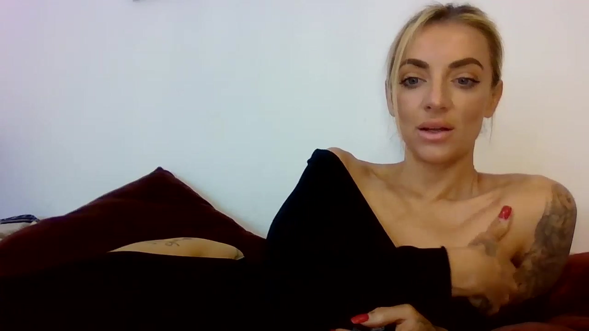 Gallery image thumbnail from Cherry_sour's myfreecams stream on, 05/30/2024, 14:14 image 19 of 20