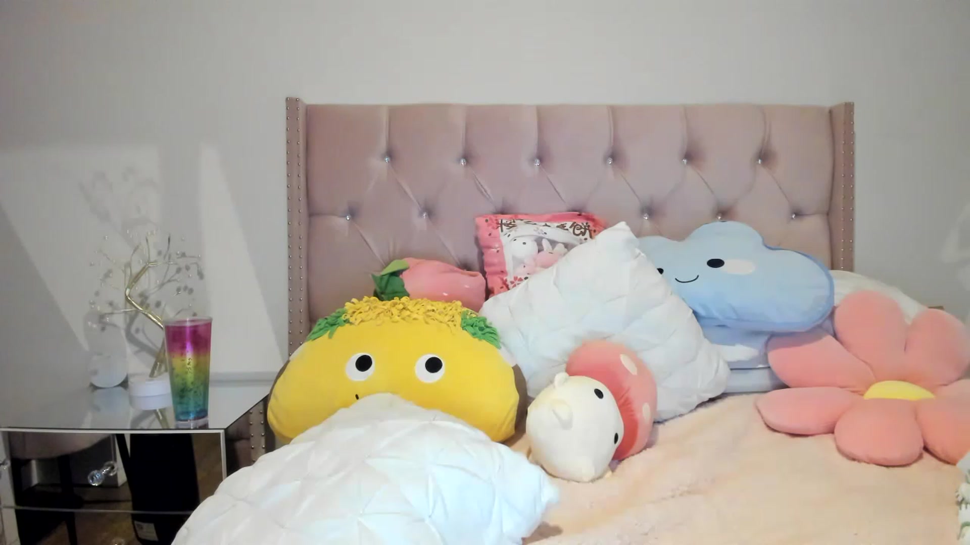 Gallery image thumbnail from Cherrycute666's myfreecams stream on, 11/15/2022, 05:58 image 12 of 20