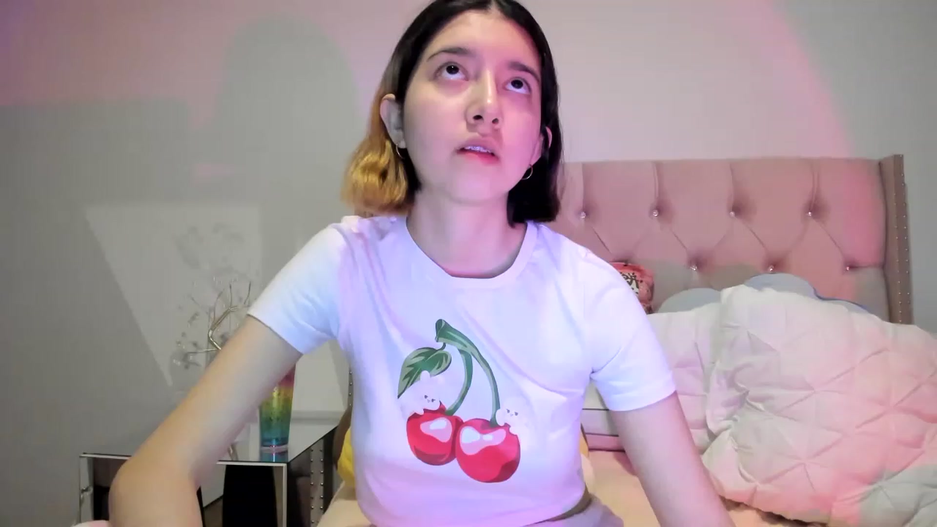 Gallery image thumbnail from Cherrycute666's myfreecams stream on, 11/15/2022, 06:39 image 17 of 20