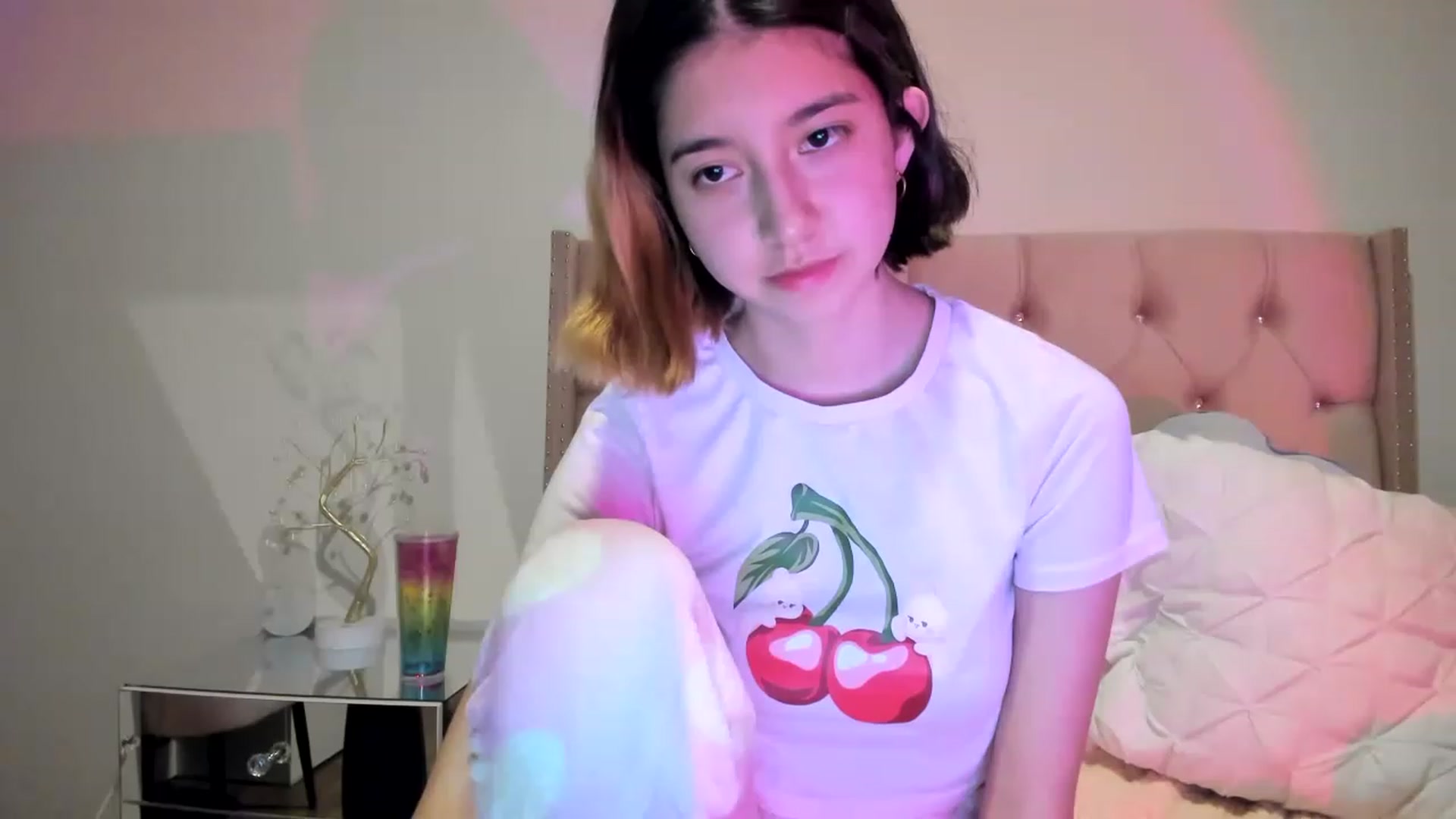 Gallery image thumbnail from Cherrycute666's myfreecams stream on, 11/15/2022, 06:39 image 16 of 20
