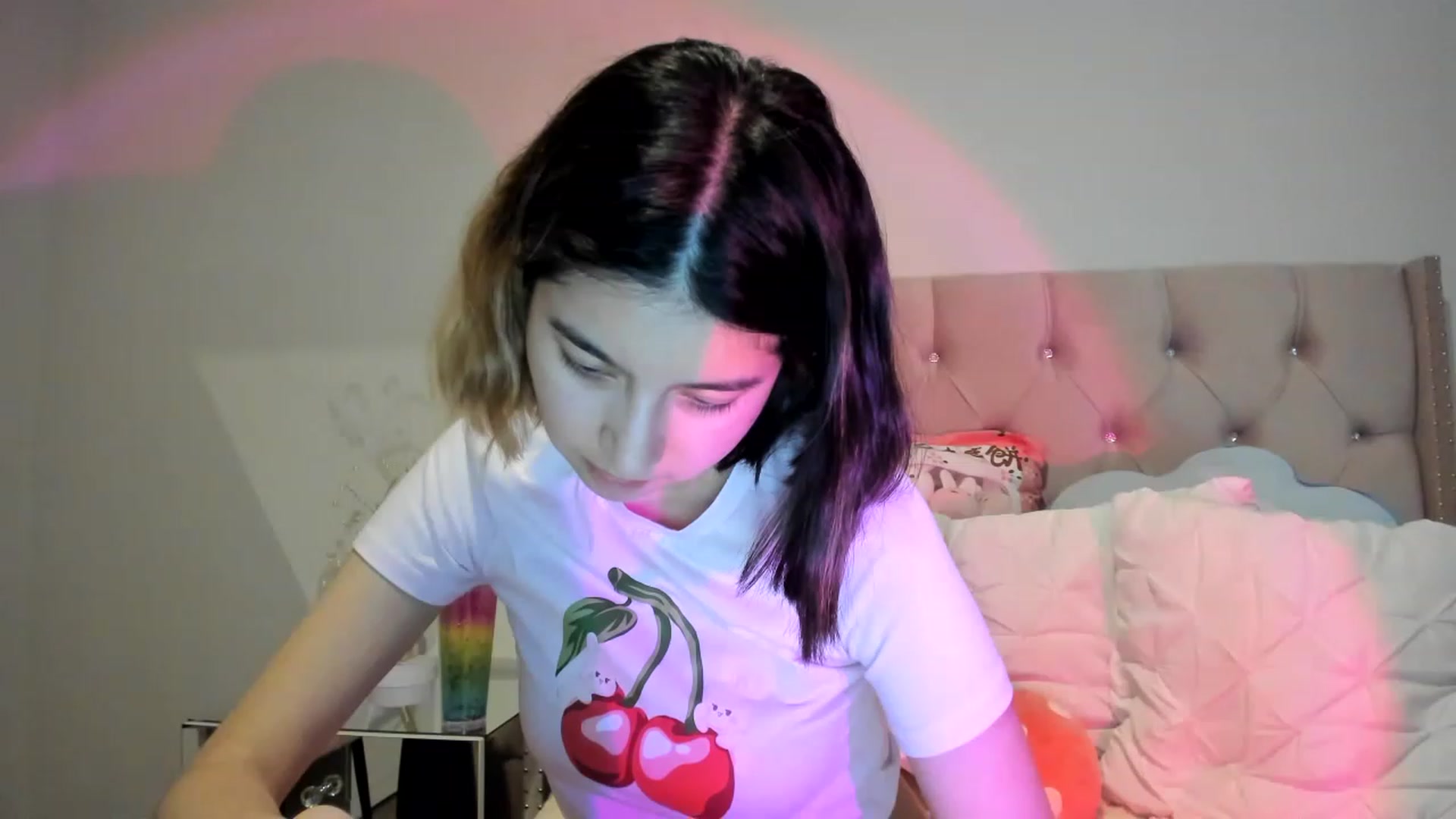 Gallery image thumbnail from Cherrycute666's myfreecams stream on, 11/15/2022, 08:06 image 12 of 20