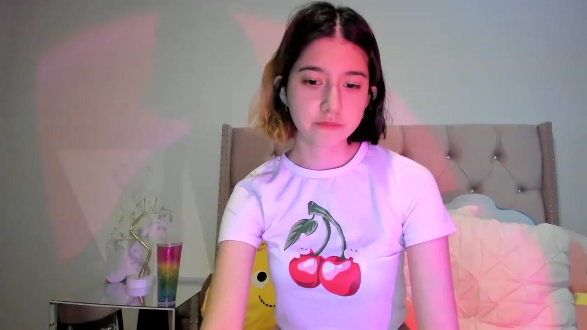 Gallery image thumbnail from Cherrycute666's myfreecams stream on, 11/15/2022, 08:06 image 14 of 20