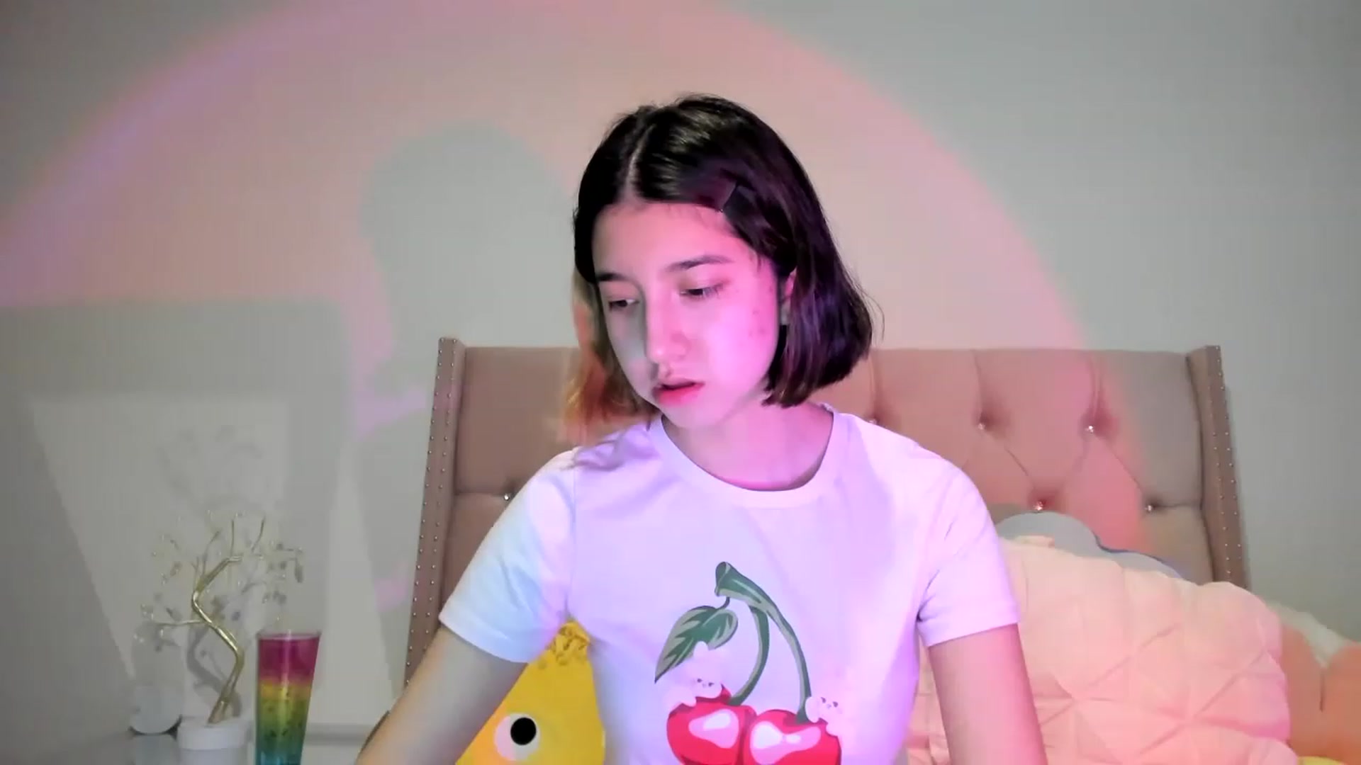 Gallery image thumbnail from Cherrycute666's myfreecams stream on, 11/15/2022, 08:06 image 5 of 20