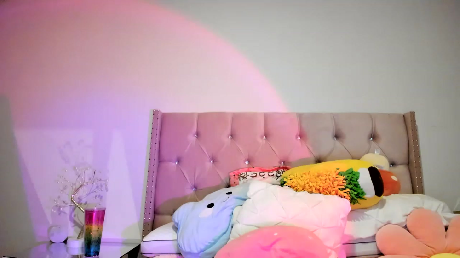 Gallery image thumbnail from Cherrycute666's myfreecams stream on, 11/15/2022, 10:42 image 8 of 20
