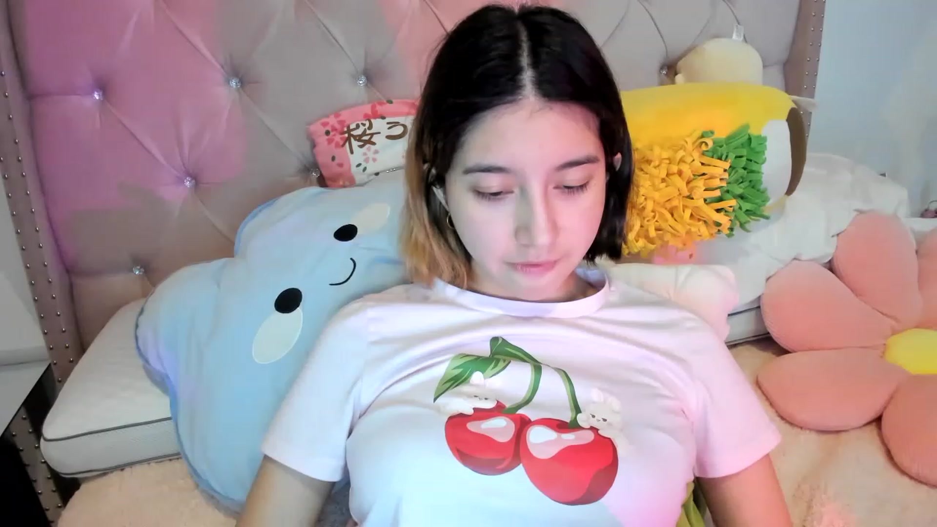 Gallery image thumbnail from Cherrycute666's myfreecams stream on, 11/15/2022, 10:42 image 9 of 20