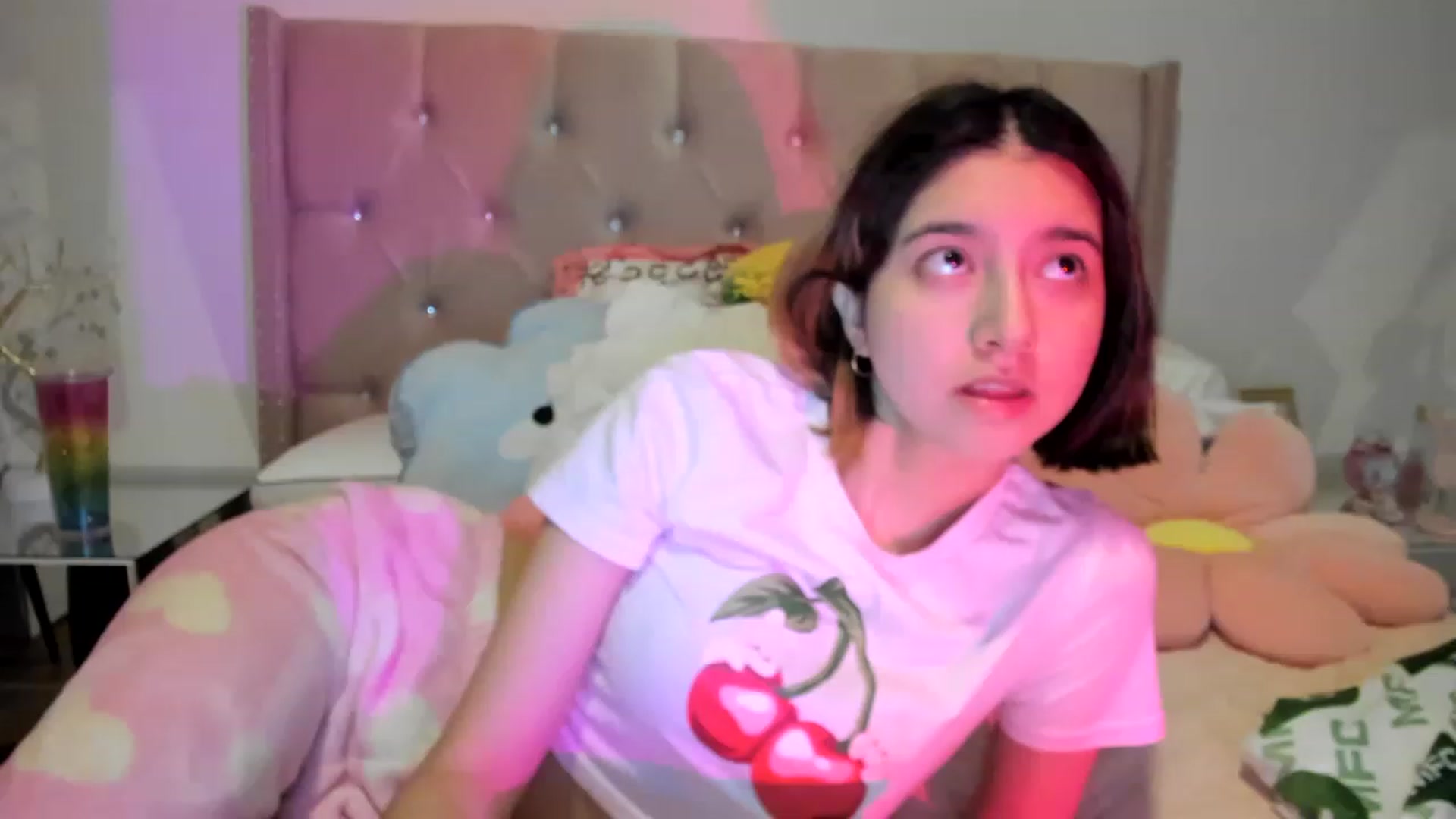 Gallery image thumbnail from Cherrycute666's myfreecams stream on, 11/15/2022, 10:42 image 3 of 20