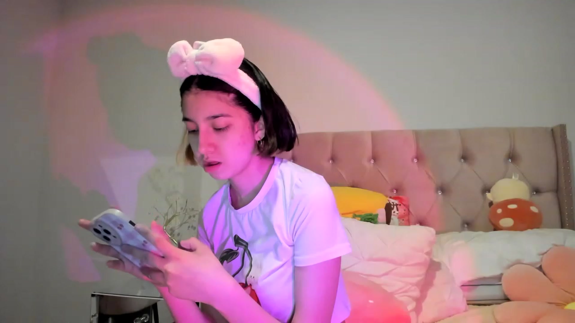 Gallery image thumbnail from Cherrycute666's myfreecams stream on, 11/15/2022, 11:48 image 9 of 20