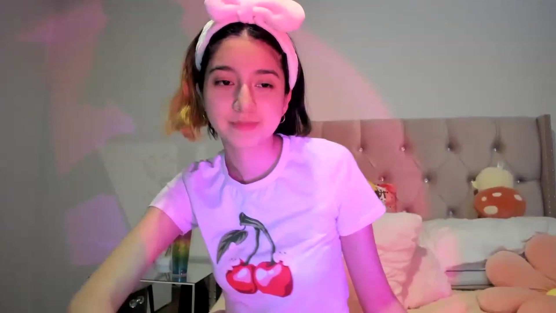 Gallery image thumbnail from Cherrycute666's myfreecams stream on, 11/15/2022, 11:48 image 11 of 20